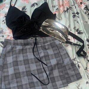 Plaid Skort & Black Top L Bundle